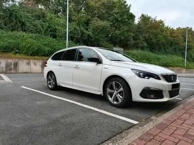 Gebraucht Peugeot 308 GT 131 PS (96 kW) 2018 Weiß Kombi