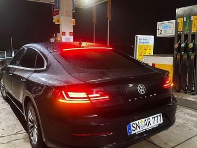 Usata VW Arteon 150 CV (110 kW) 2018 Nero Utilitaria