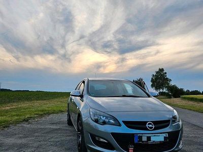 Silber Gebraucht 2014 Opel Astra Kleinwagen | 3.000 € (Superpreis)