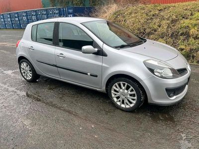 Gebraucht Renault Clio III 90 PS (66 kW) 2006 Silber Kleinwagen