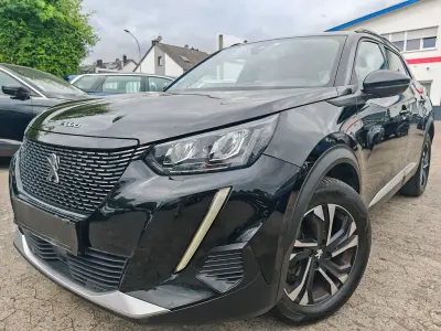 Gebraucht Peugeot 2008 Allure 101 PS (74 kW) 2022 Schwarz SUV