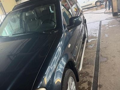 Gebraucht Mercedes ML270 163 PS (119 kW) 2000 Schwarz SUV