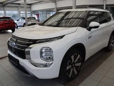 Neu Mitsubishi Outlander P-HEV Top 306 PS (225 kW) 2026 Andenweiß SUV
