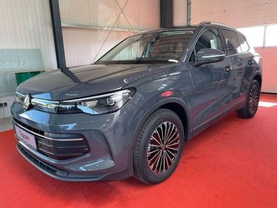 Delfingrau metallic Neu 2025 VW Tiguan Life SUV | 39.999 € (Superpreis)