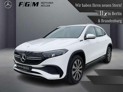 Polarweiß Gebraucht 2021 Mercedes EQA250 AMG line SUV | 28.240 € (Fairer Preis)