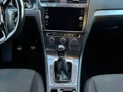 Gebraucht VW Golf VII Trendline 116 PS (85 kW) 2019 Schwarz Kombi