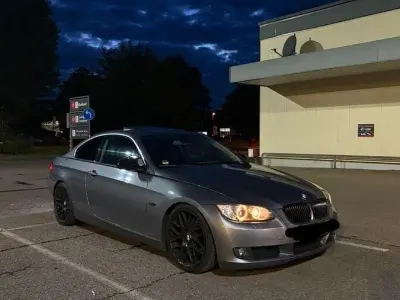 Gebraucht BMW 325 M Sport 218 PS (160 kW) 2007 Grau Coupé