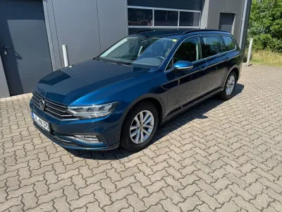 Gebraucht VW Passat Business 150 PS (110 kW) 2021 Blau Kombi