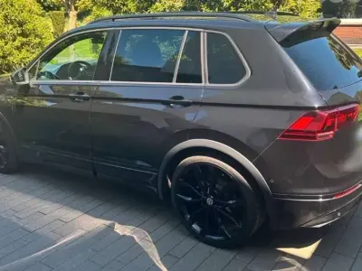 Gebraucht VW Tiguan Highline 230 PS (169 kW) 2020 Schwarz SUV