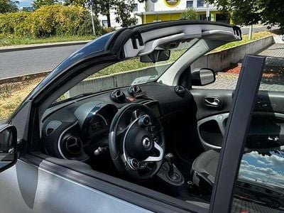 Gebraucht Smart ForTwo Cabrio Basis 71 PS (52 kW) 2019 Schwarz Cabrio