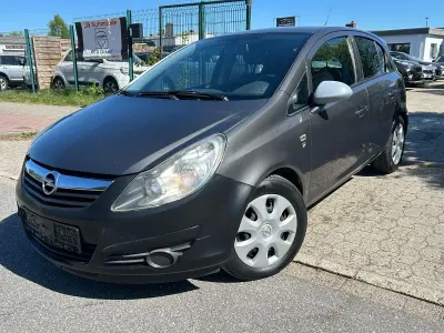 Używany Opel Corsa Edition 87 KM (63 kW) 2011 Szary Hatchback