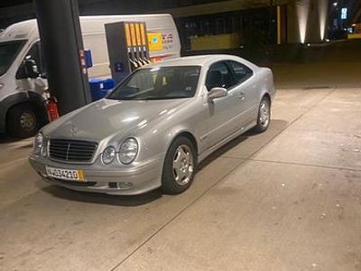 Silber Gebraucht 2000 Mercedes CLK200 Limousine | 6.500 €