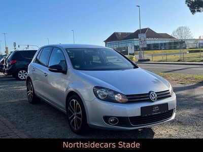 Usata VW Golf VI Style 105 CV (77 kW) 2011 Argento Utilitaria