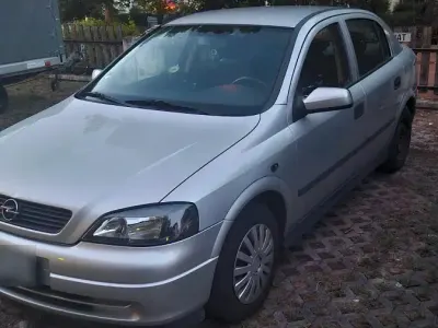 Gebraucht Opel Astra 101 PS (74 kW) 1999 Silber Limousine