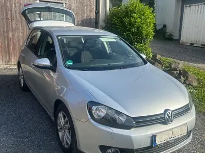 Gebraucht VW Golf VI Comfortline 105 PS (77 kW) 2010 Silber Kleinwagen