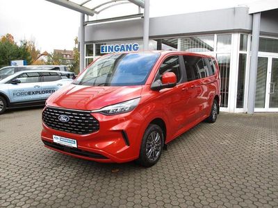 Gebraucht Ford Tourneo Titanium 150 PS (110 kW) 2024 Rot Van / Kleinbus