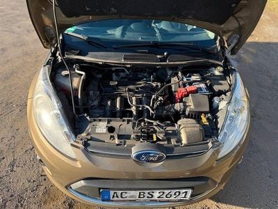 Gebraucht Ford Fiesta Titanium 82 PS (60 kW) 2012 Braun Kleinwagen