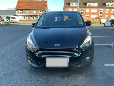 Gebraucht Ford S-MAX Titanium 179 PS (131 kW) 2017 Schwarz Van / Kleinbus