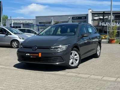 Gebraucht VW Golf VIII Life 150 PS (110 kW) 2023 Grau Kombi