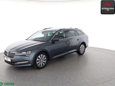 Quarzgrau Gebraucht 2021 Skoda Superb Kombi | 21.879 € (Guter Preis)
