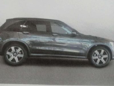 Grau Gebraucht 2021 Mercedes GLC200 SUV | 45.200 € (Teuer)