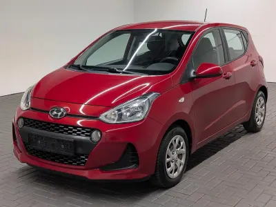 Gebraucht Hyundai i10 GLS 67 PS (49 kW) 2019 Dragonrotmet. Kleinwagen