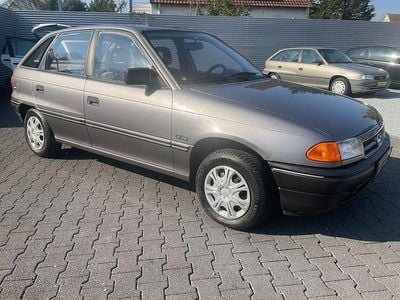 Second-hand Opel Astra 71 CP (52 kW) 1996 Gri Berlinǎ