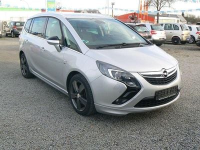 Silber Gebraucht 2015 Opel Zafira Tourer OPC Van / Kleinbus | 10.980 € (Fairer Preis)