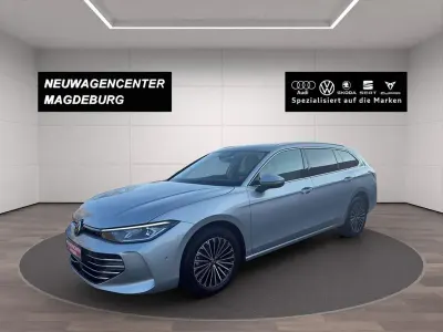 Gebraucht VW Passat Elegance 150 PS (110 kW) 2025 Oyster silver metallic Kombi