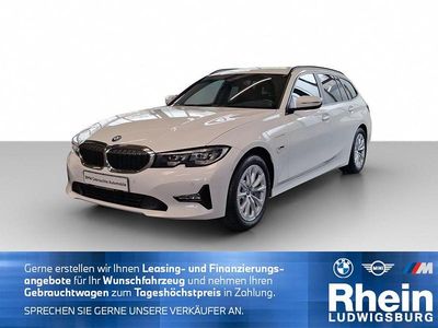 Gebraucht BMW 330e Sport Line 292 PS (214 kW) 2022 Weiß Kombi