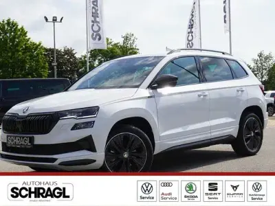 Gebraucht Skoda Karoq SportLine 150 PS (110 kW) 2023 Moonweiss metallic SUV