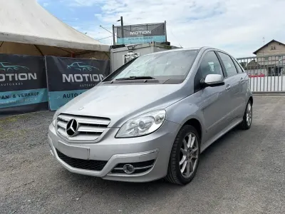 Gebraucht Mercedes B200 136 PS (100 kW) 2010 Silber Van / Kleinbus