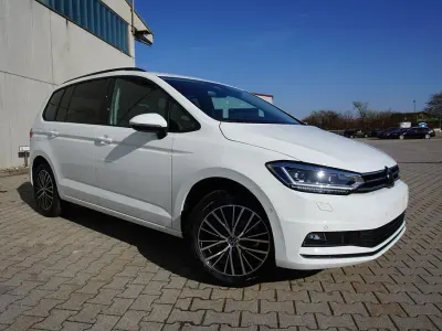 Nieuw VW Touran 150 PK (110 kW) 2026 Wit MPV