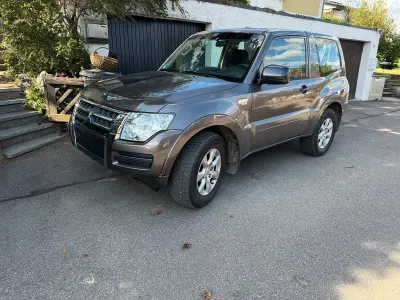 Gebraucht Mitsubishi Pajero 190 PS (139 kW) 2016 Andere farben SUV