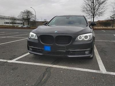Begagnad BMW 740 313 HK (230 kW) 2013 Svart Sedan