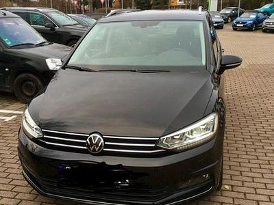 Schwarz Gebraucht 2020 VW Touran United Van / Kleinbus | 26.500 € (Etwas zu teuer)