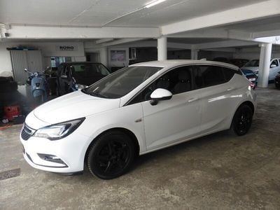 Gebraucht Opel Astra Dynamic 150 PS (110 kW) 2017 Weiß Limousine