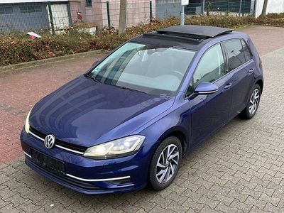 Second-hand VW Golf VII Sound 116 CP (85 kW) 2017 Albastru Berlinǎ