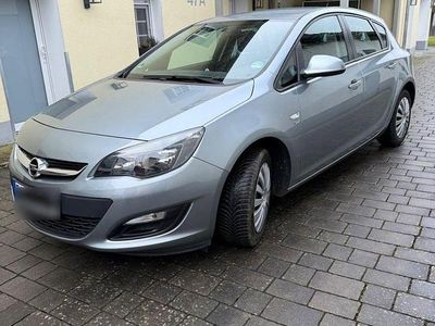 Gebraucht Opel Astra Energy 120 PS (88 kW) 2014 Silber Limousine