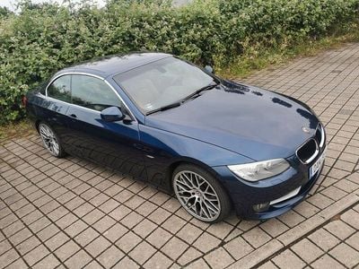 Blau Gebraucht 2011 BMW 320 Cabriolet Cabrio | 13.500 € (Teuer)
