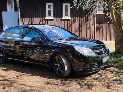 Begagnad Opel Vectra 140 HK (102 kW) 2007 Svart Sedan