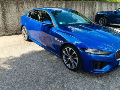 Gebraucht Jaguar XE R-Dynamic 250 PS (183 kW) 2019 Blau Limousine