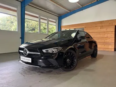 Gebraucht Mercedes CLA180 136 PS (100 kW) 2021 Schwarz Limousine