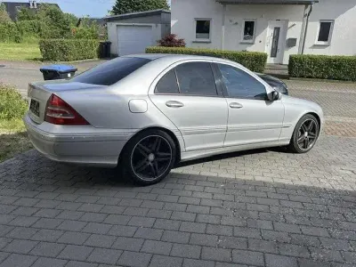 Gebraucht Mercedes C240 Avantgarde 170 PS (125 kW) 2003 Silber Limousine