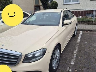 Gelb Gebraucht 2016 Mercedes 200 Limousine | 5.999 €