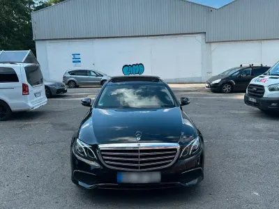 Gebraucht Mercedes E300 Exclusive 306 PS (225 kW) 2019 Schwarz Limousine