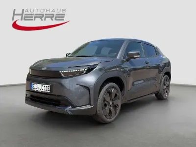 Gebraucht Toyota Urban Cruiser Lounge 127 kW (174 PS) 2026 Grandeur grey / black SUV