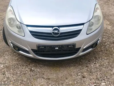 Używany Opel Corsa 80 KM (58 kW) 2007 Srebrny Hatchback