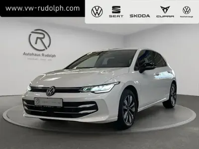 Używany VW Golf VIII Goal 116 KM (85 kW) 2025 Biały Sedan/Limuzyna