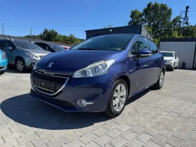 Gebraucht Peugeot 208 Active 82 PS (60 kW) 2013 Blau Kleinwagen